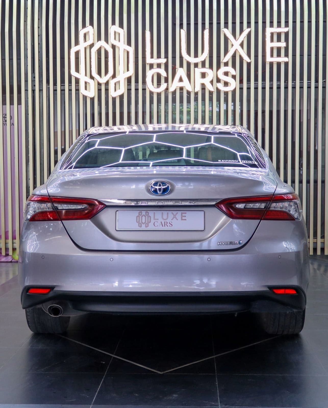 Car image 4