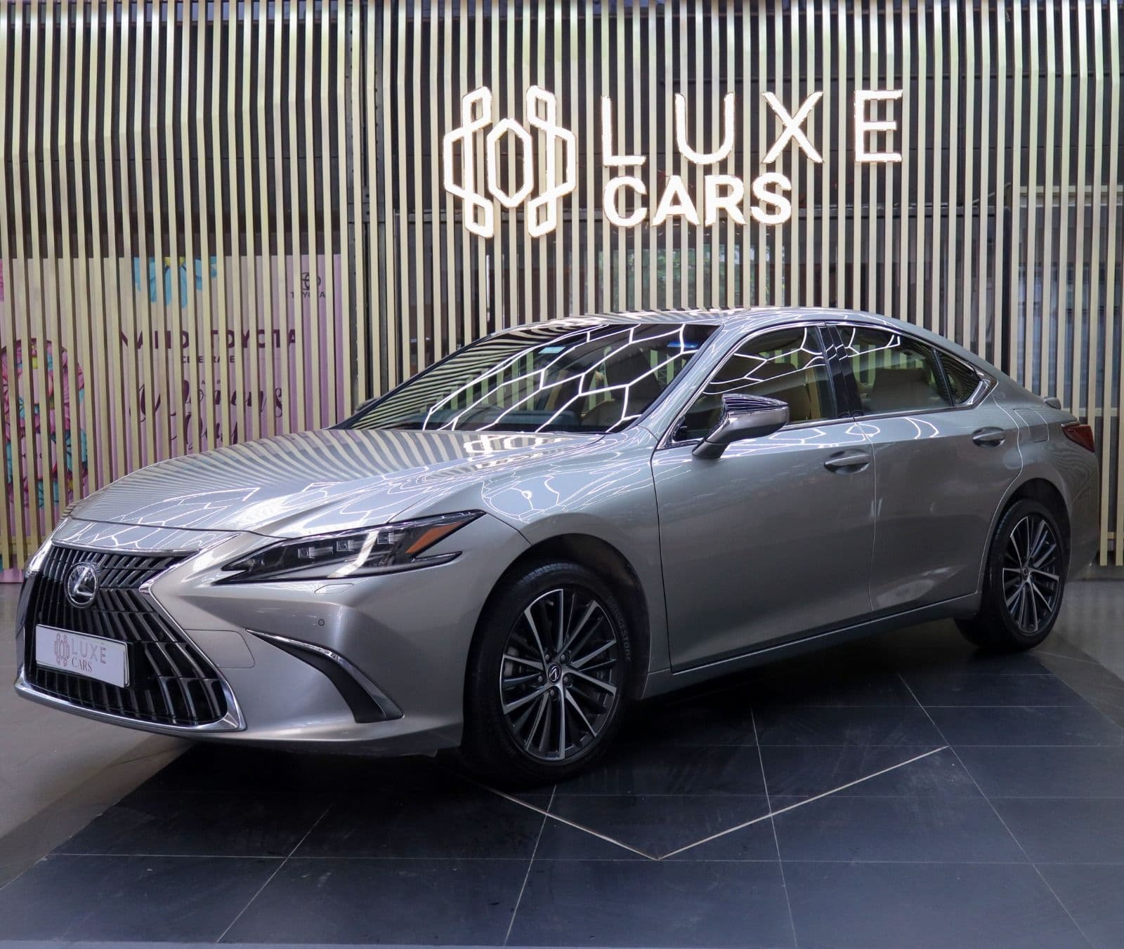 Car image 5