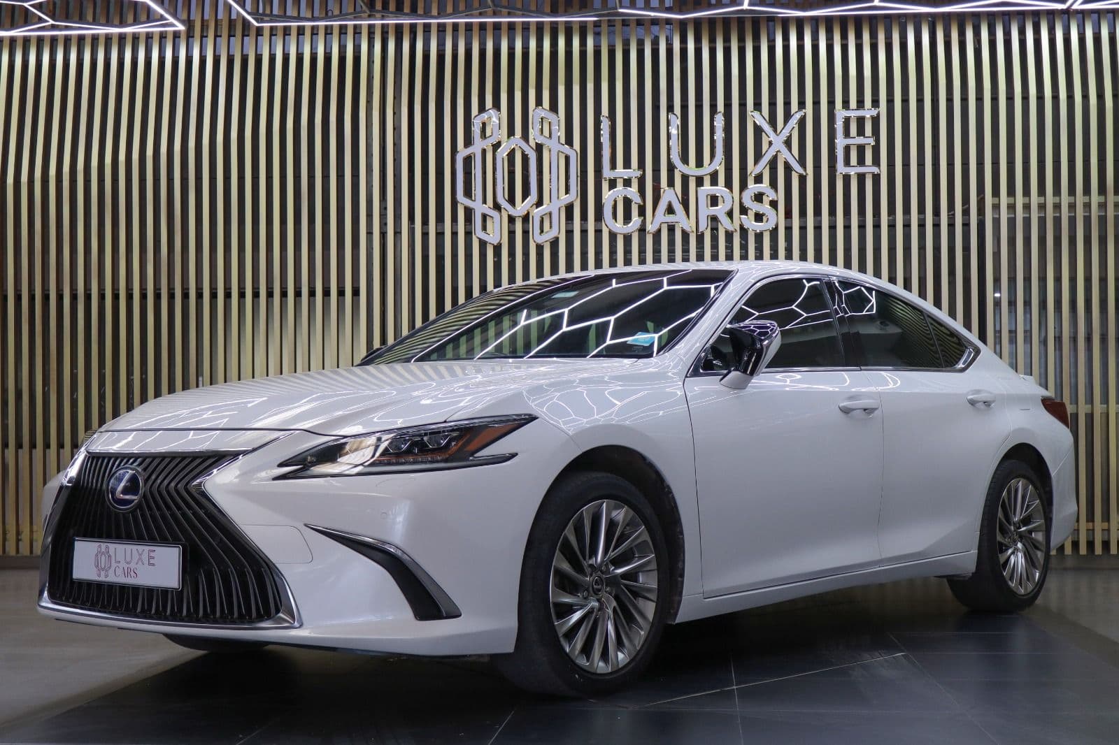 Car image 5