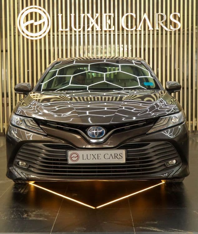 TOYOTA CAMRY HYBRID AT (with sunroof) PETROL/HYBRID