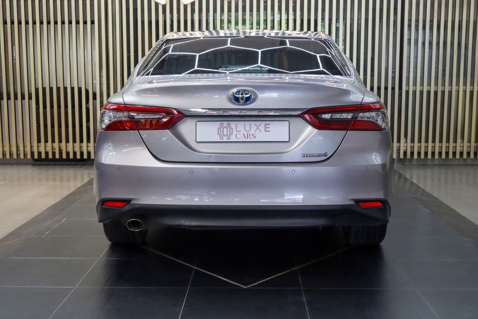 Car image 4