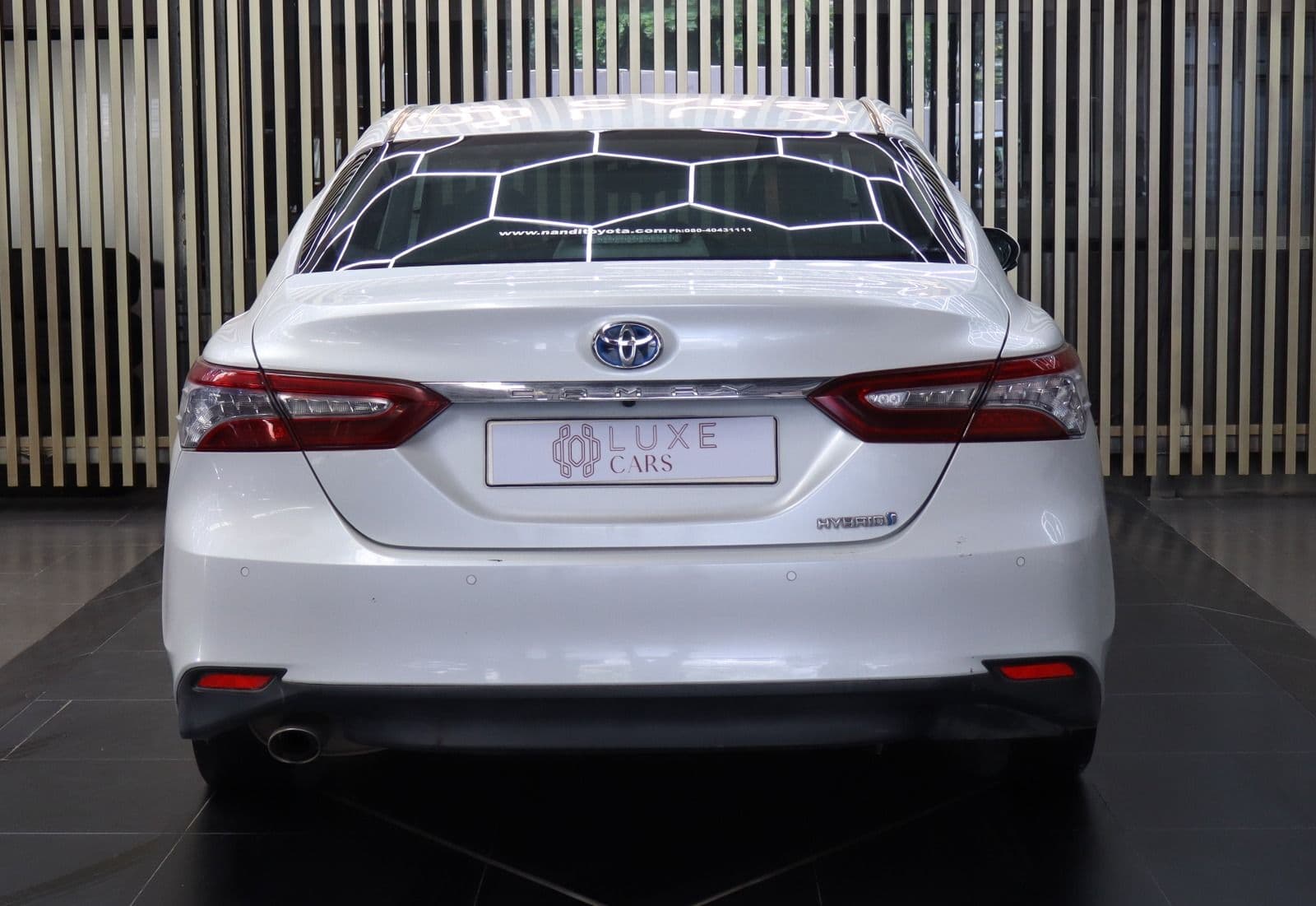 Car image 3