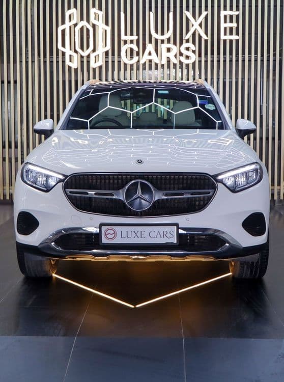MERCEDES BENZ GLC 300 4MATIC (with sunroof) AT PETROL