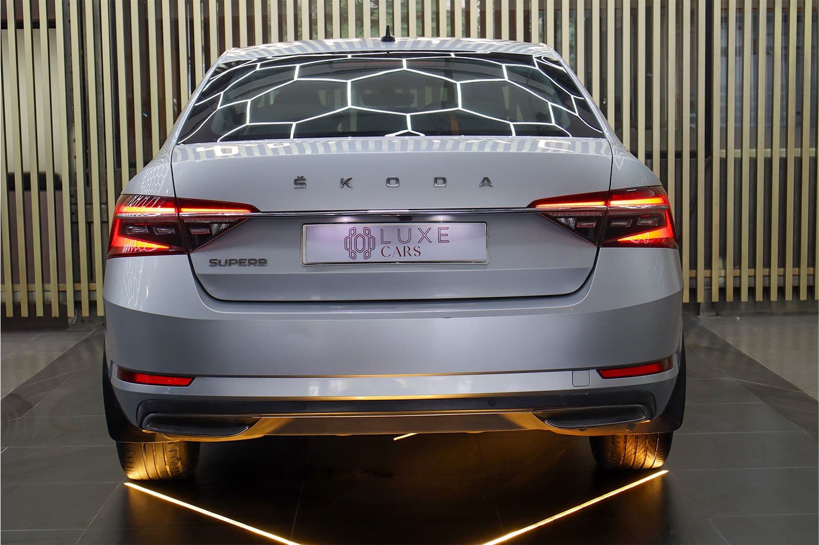 Car image 2