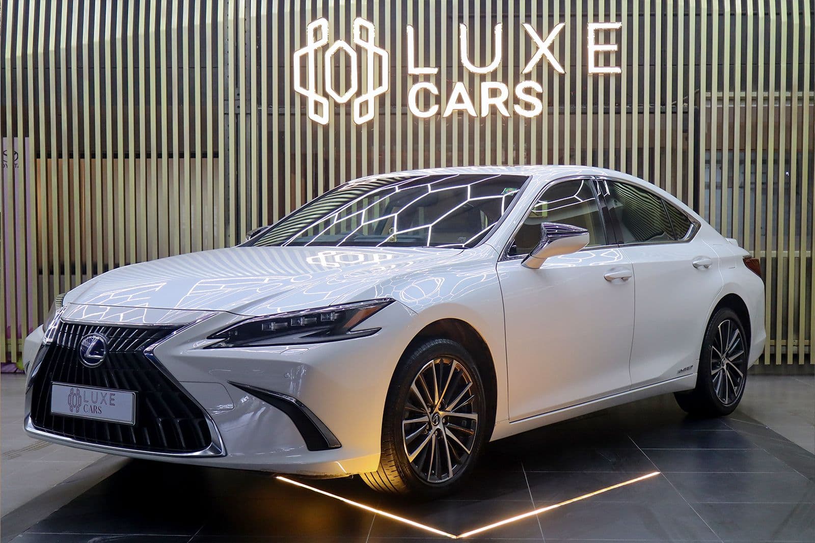 Car image 3
