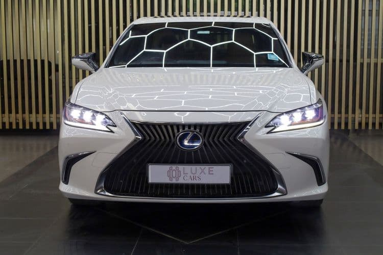 LEXUS ES 300H LUXURY (with sunroof) AT PETROL/HYBRID
