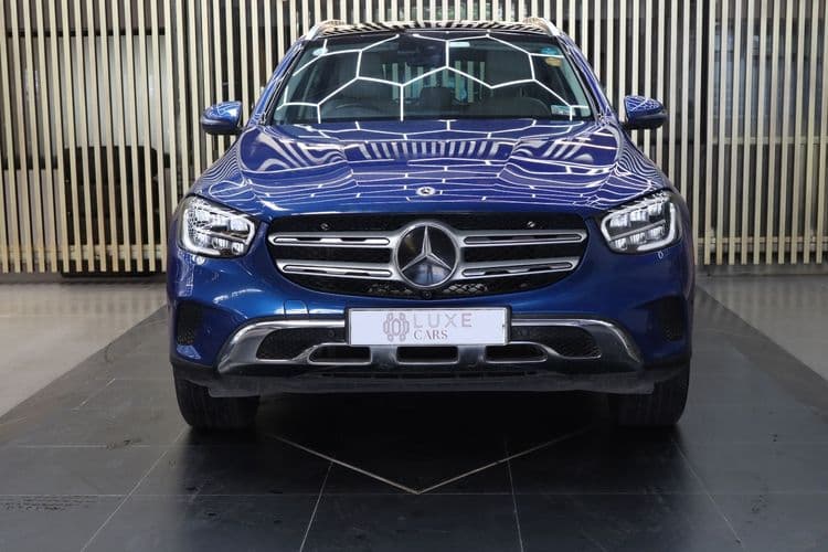 MERCEDES BENZ GLC 220D 4MATIC (with panoramic sunroof) AT DIESEL