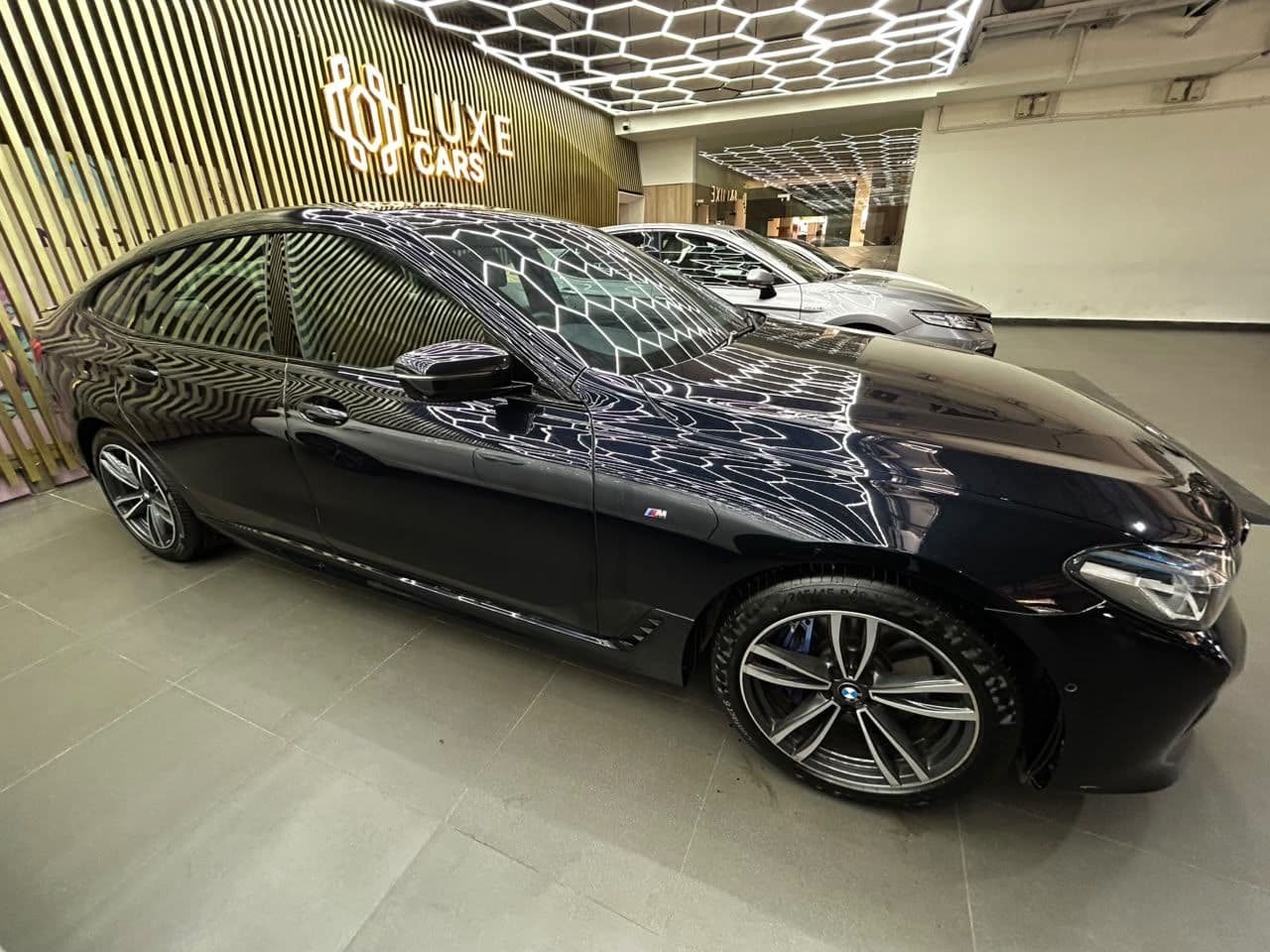 Car image 3