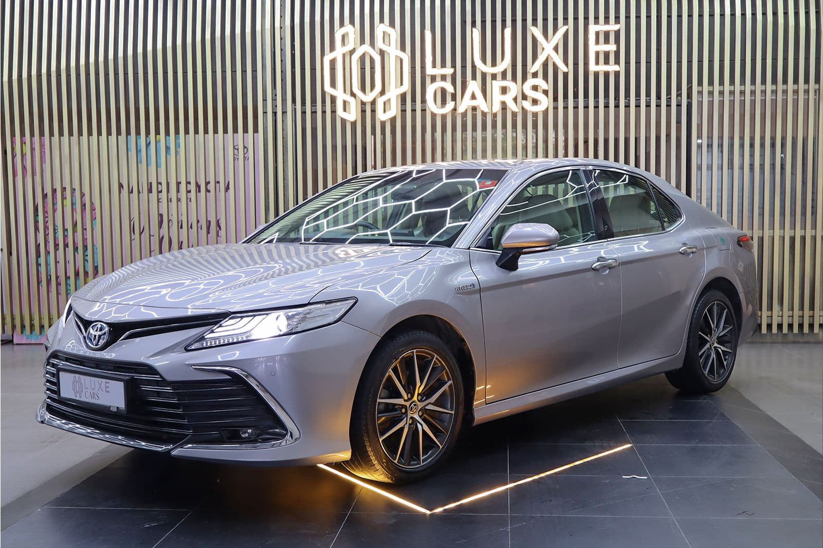 Car image 4