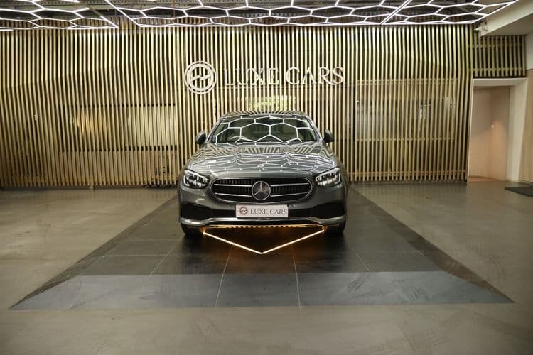 MERCEDES E-200 EXCLUSIVE (with Sunroof) AT PETROL